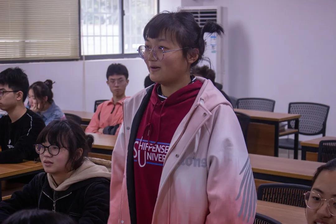 aaf2f40d44d54645ada96d52e3cf87b0.jpg